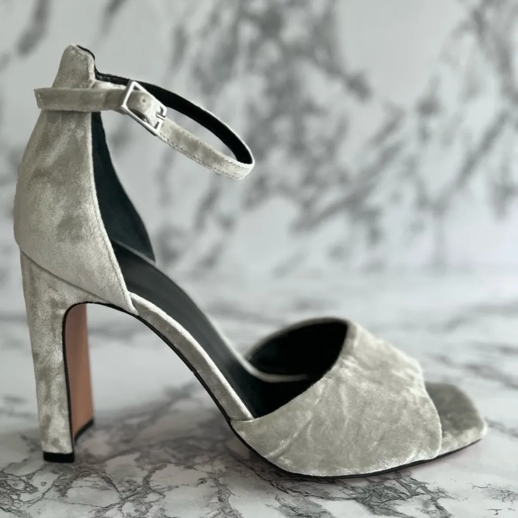Marc Fisher Harlin Sandals Velvet Ankle Strap Gray Block Heel 10 Cocktail Party - Image 9