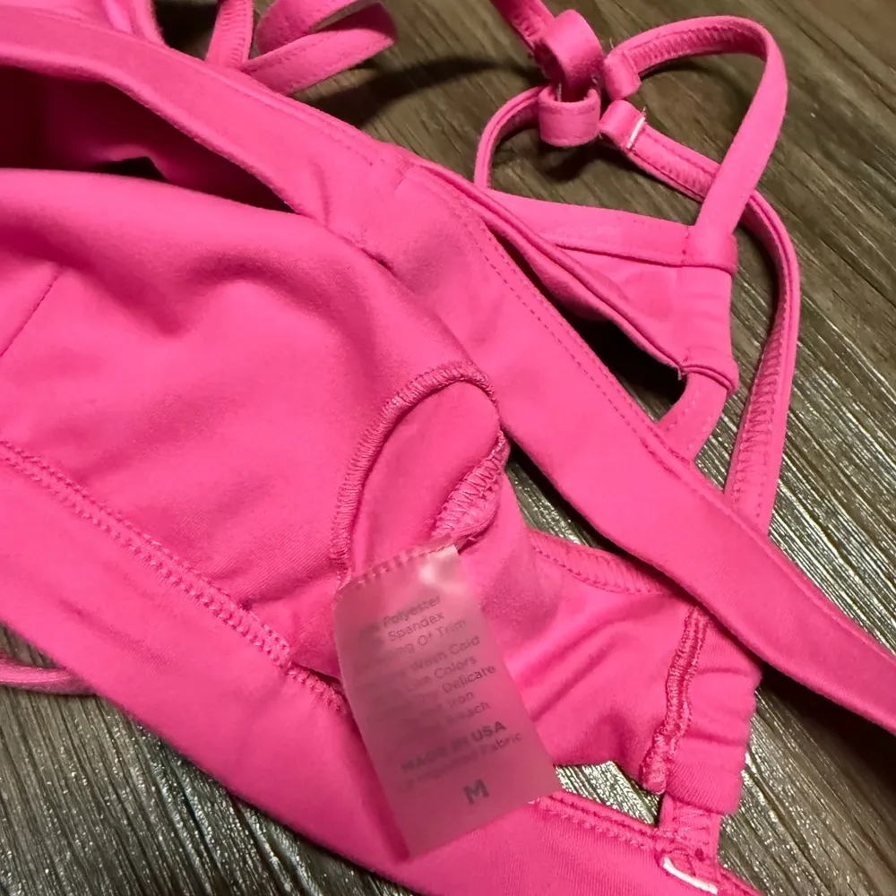 Bombshell Sportswear hot pink bra top! - Image 3