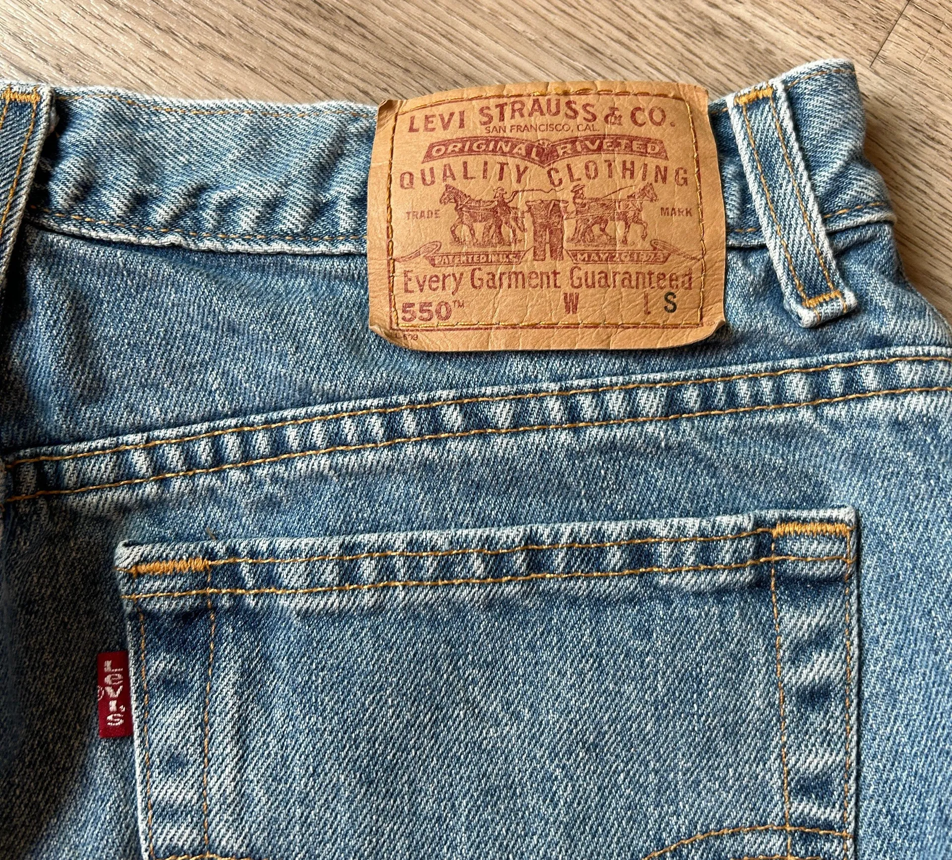 Levi's 550 Vintage Women's Relaxed Fit Tapered Leg Jeans Size 16 - Image 11