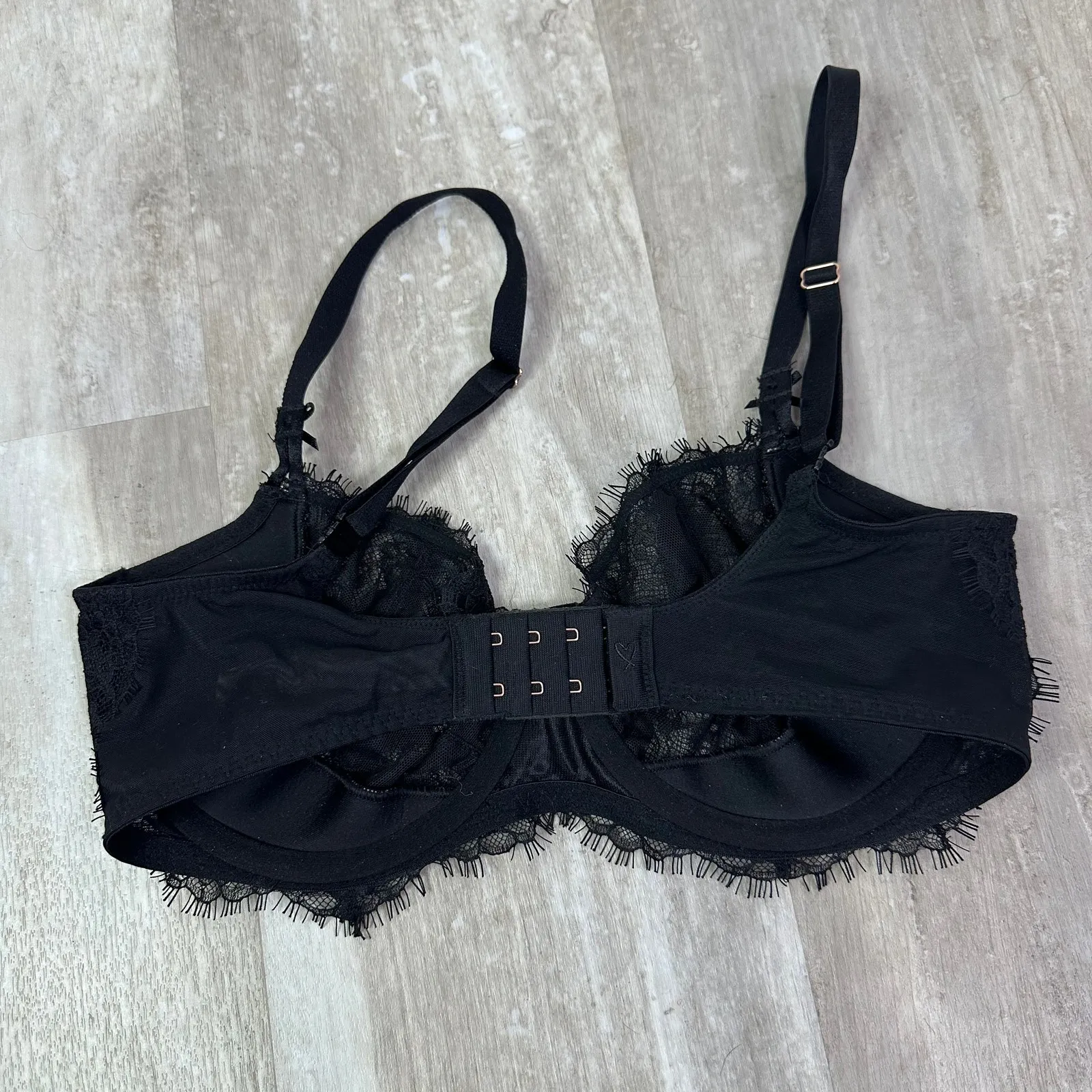 Victoria’s Secret Black Lace Dream Angels push-up without padding Bra Size 34DD - Image 2