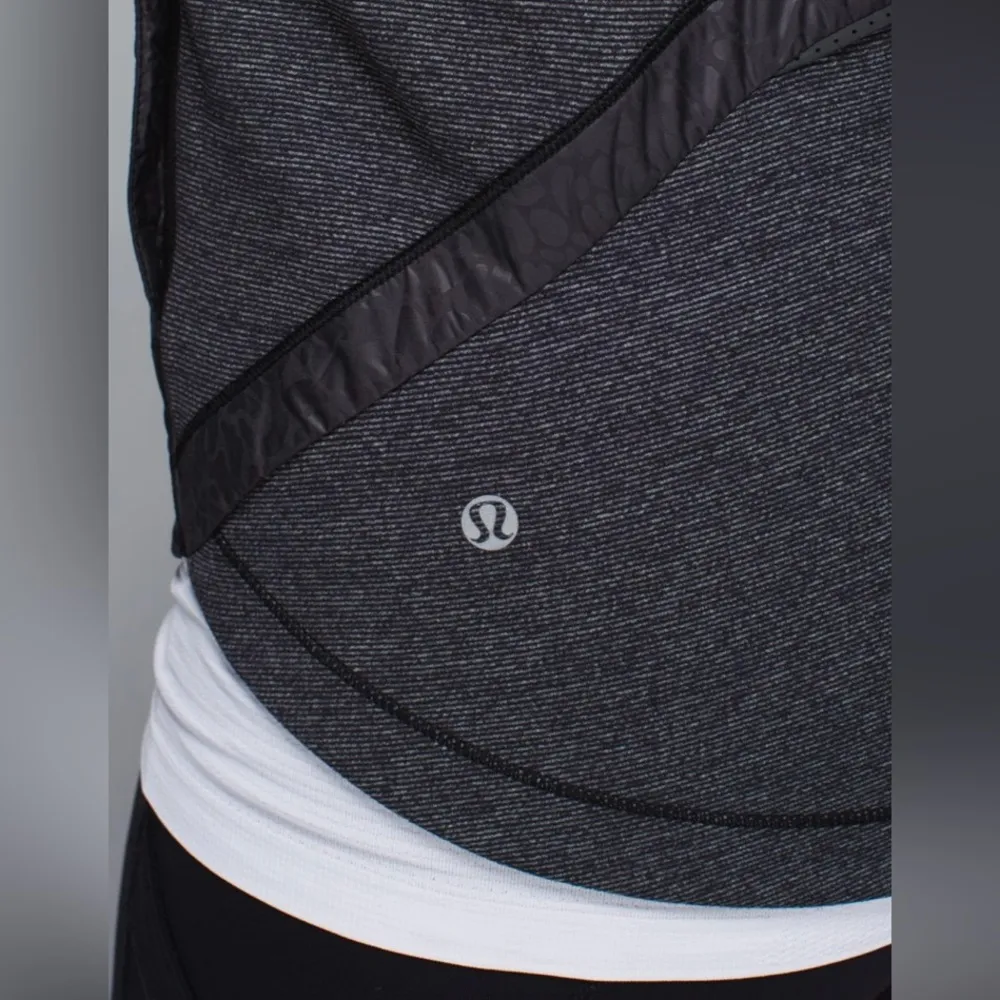 Lululemon Rebel Runner Vest Embossed Black Size 6 - Image 8