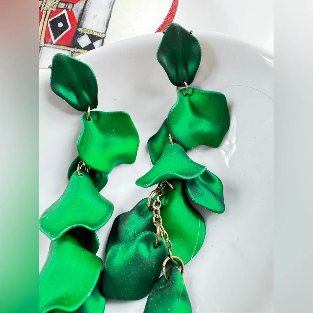 Zara Elegant Green Leaf Earrings - Image 3