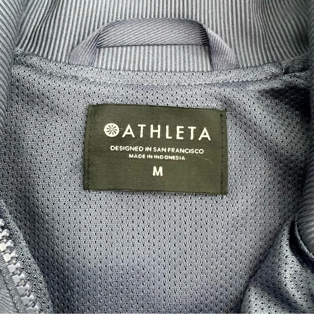 Athleta Brooklyn Bomber Jacket in Blue Leopard Size M - Image 4