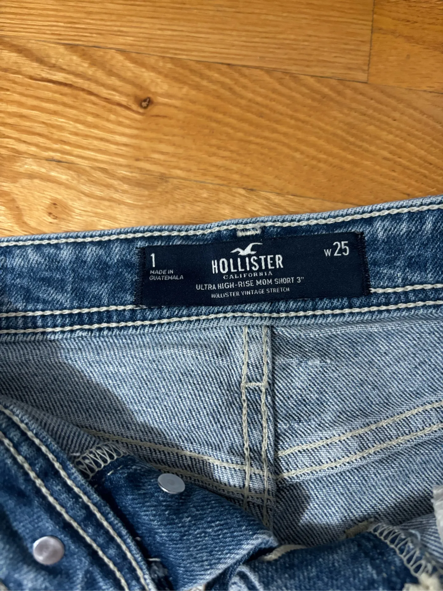 Hollister Jean Shorts - Image 3