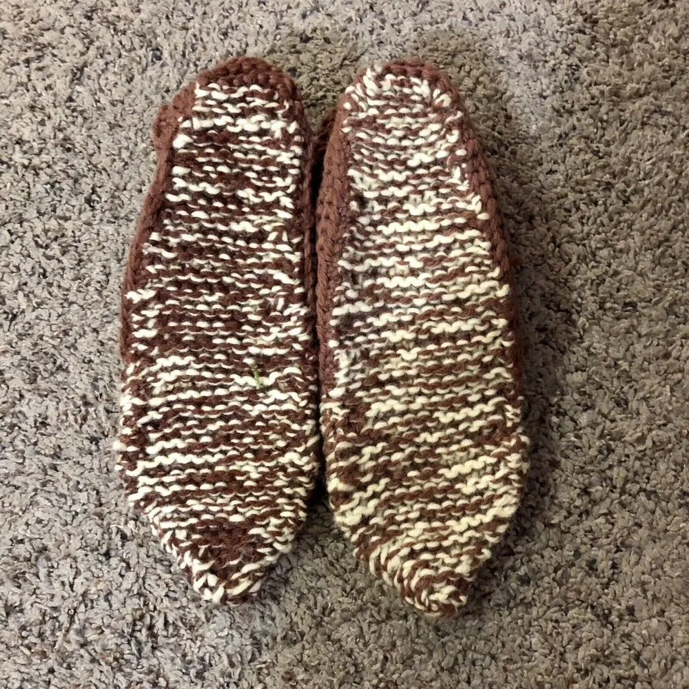 Handmade Womens House Slippers Used Brown Tan Crocheted - Image 4