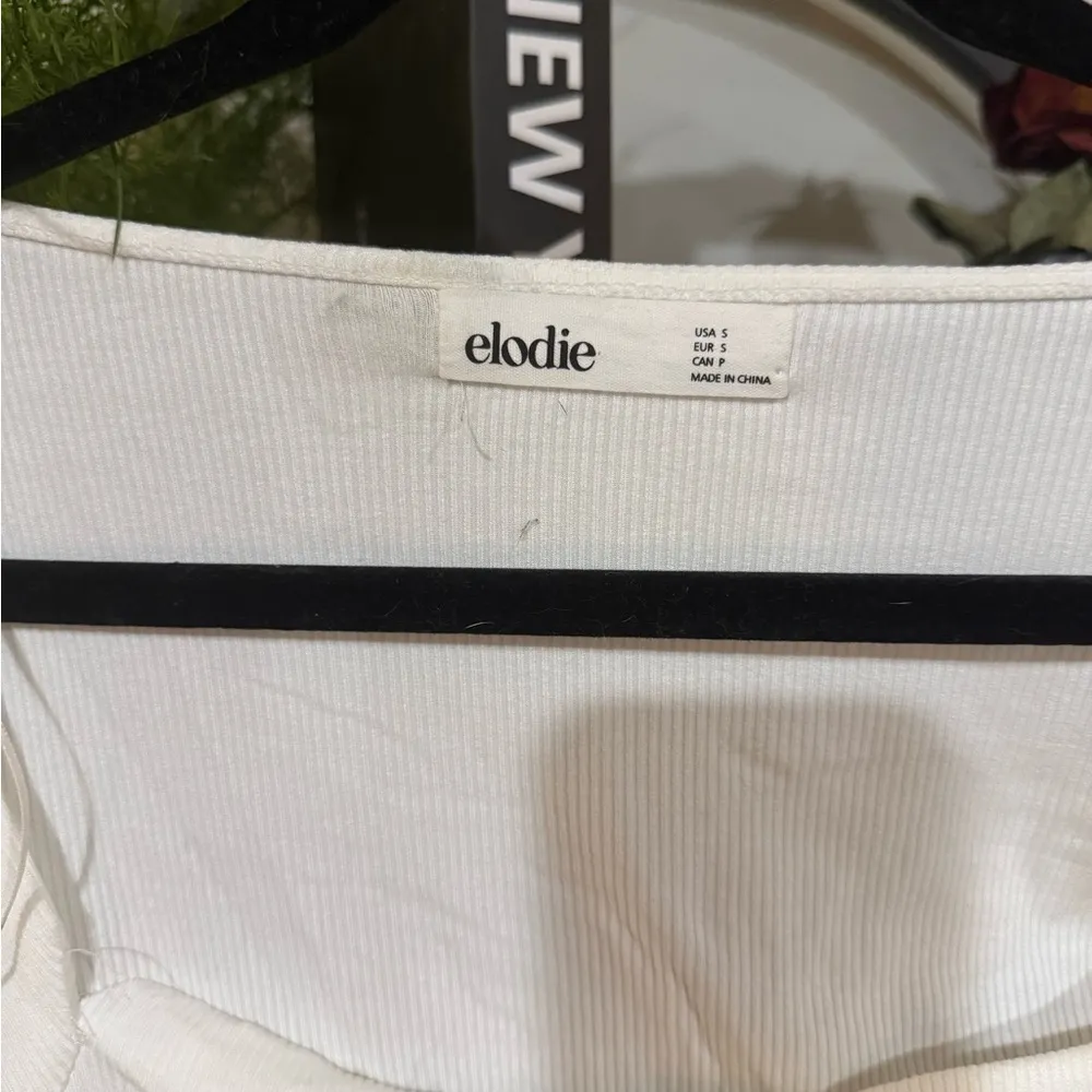 Elodie White Ruched Long Sleeve Blouse size small - Image 2