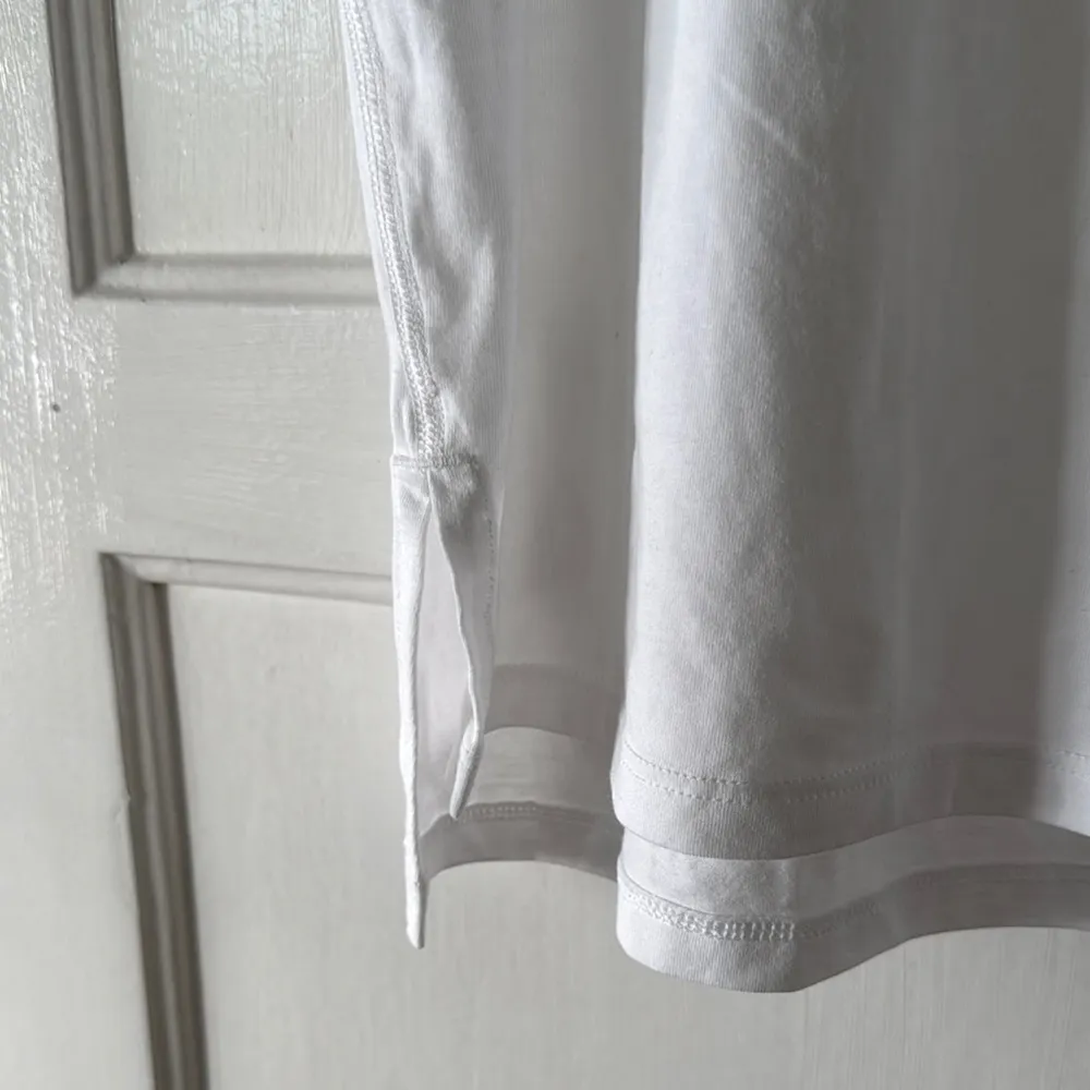 Lululemon  Athletica White Muscle Tee Relaxed Fit - Image 3