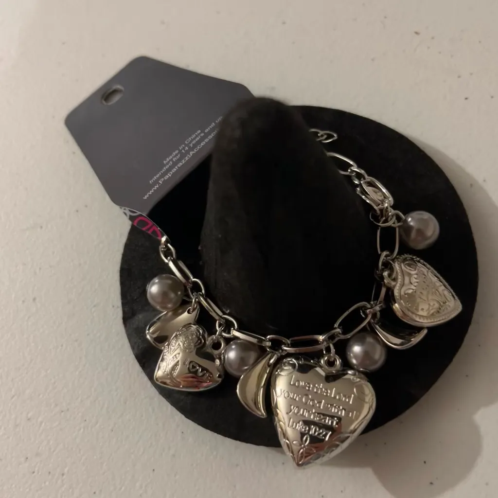 💙 NWT Paparazzi Silver Heart Scripture Charm Bracelet - Image 4