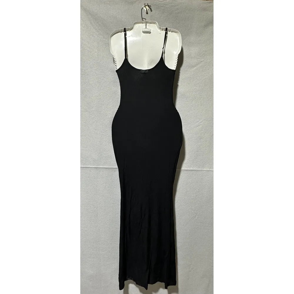 Skims Soft Lounge Onyx Slip Dress  size Medium adjustable straps - Image 13