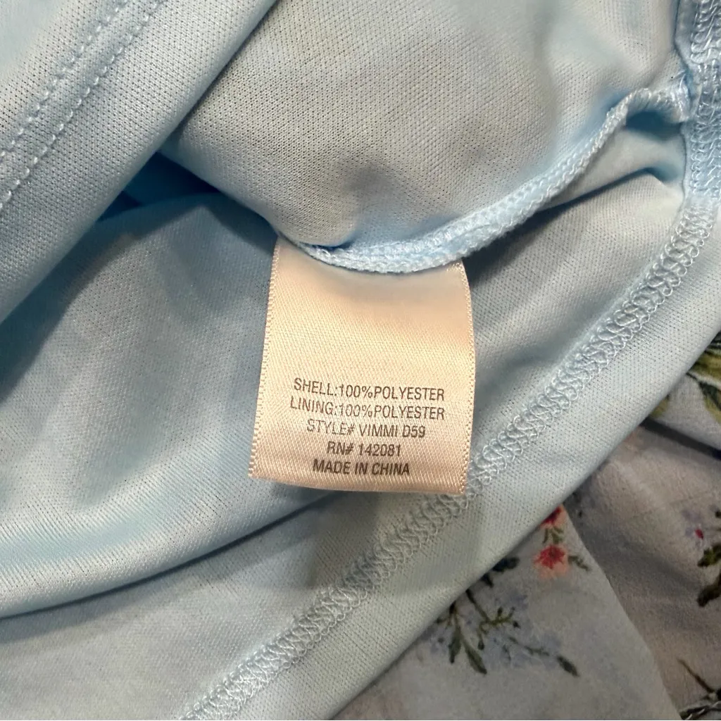 Francesca’s Floral Blue Romper - Image 4