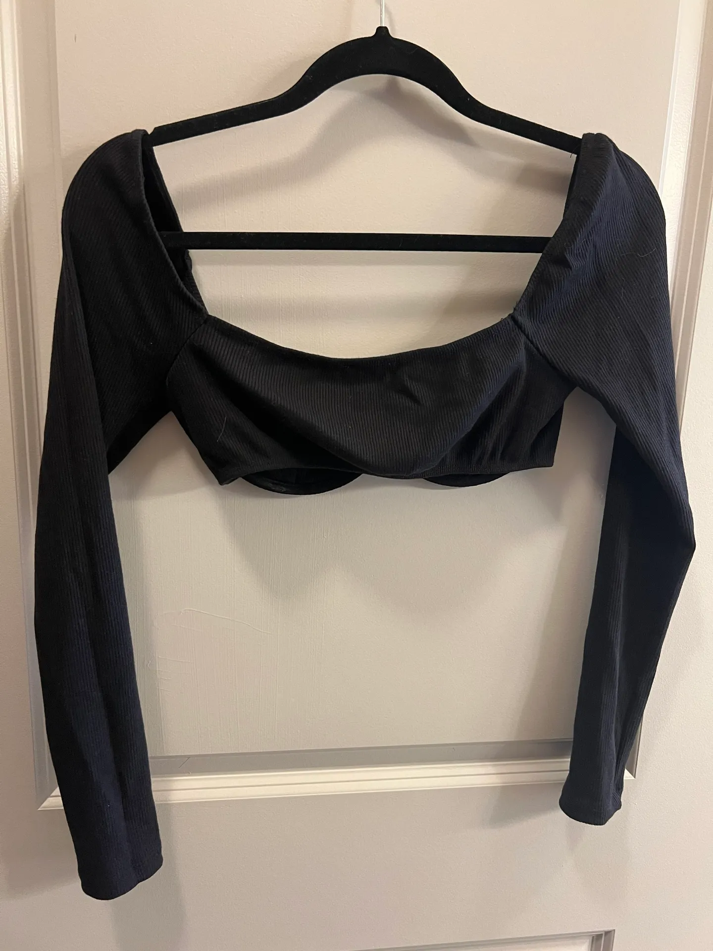 Black Crop Top - Image 5