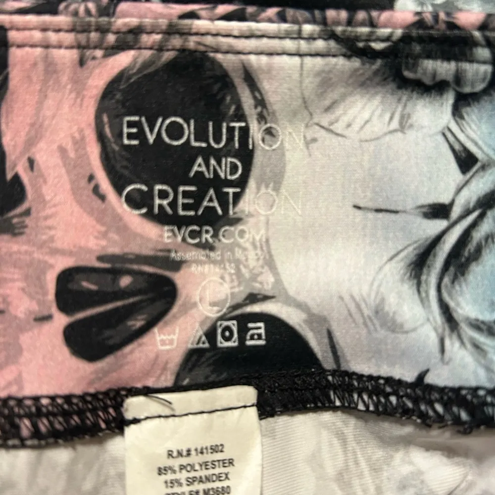 Evolution and Creation Skull and Floral Leggings  Size L - Image 3