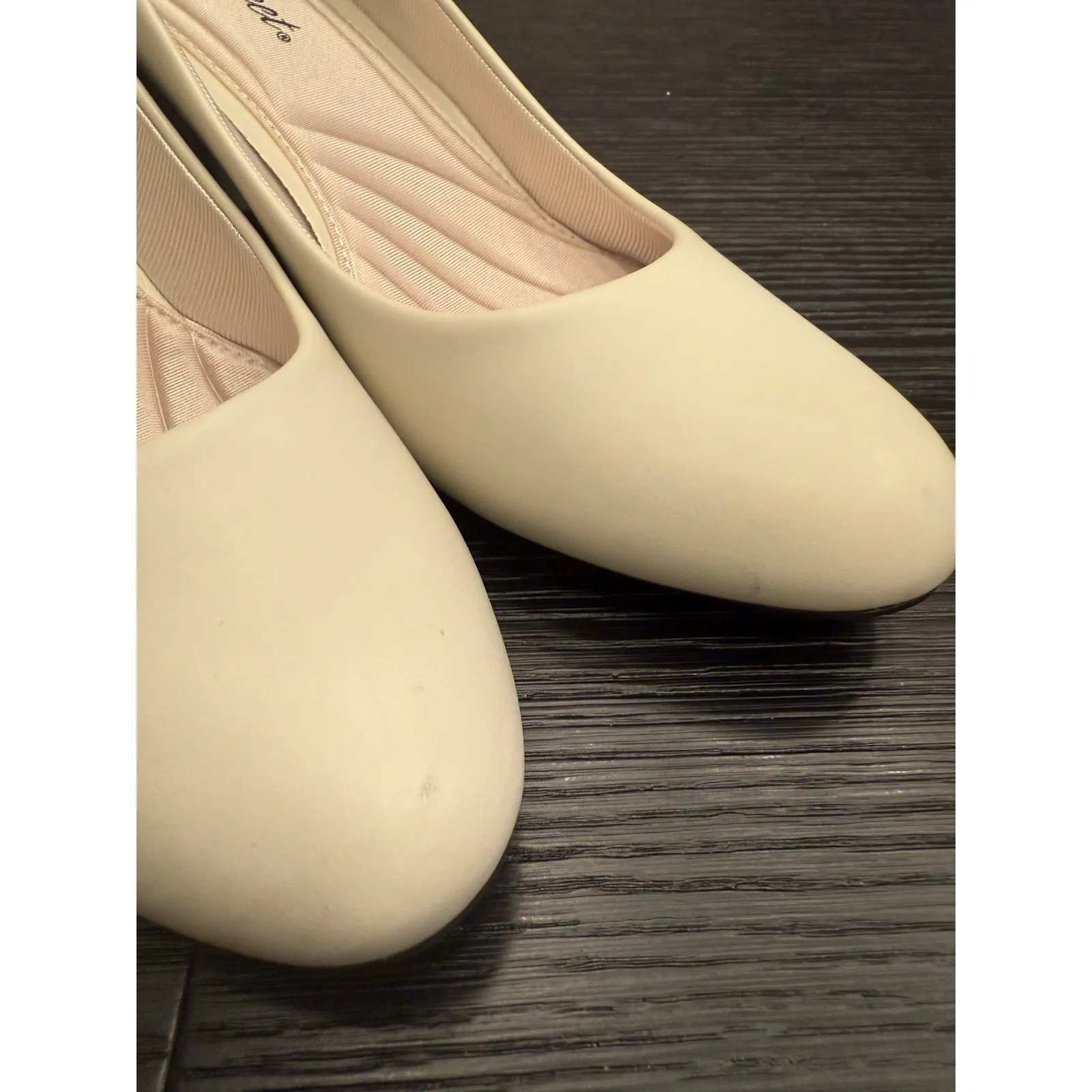 Easy Street Ballari Nude Tan Round Toe Heels Heeled Shoes Size 9.5 - Image 4