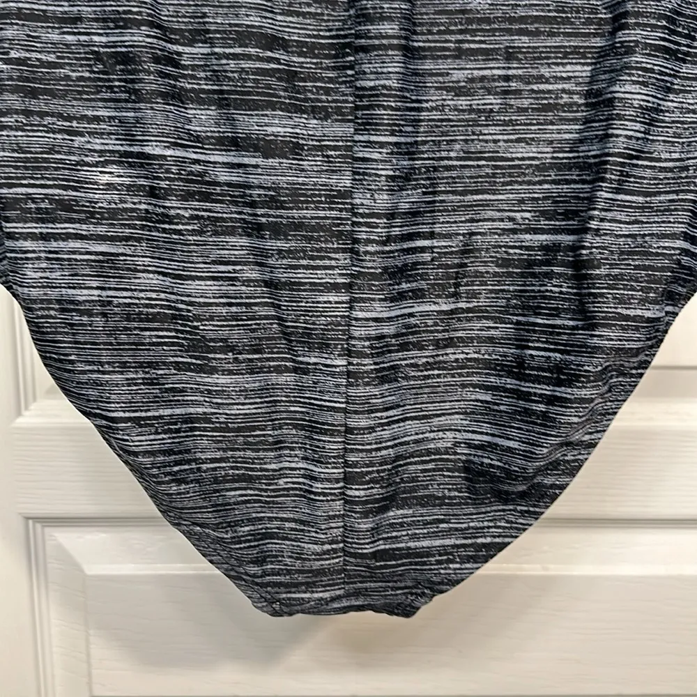 Women's Plus Size Speedo Black Gray V-Neck Swimsuit Size 16 GUC #0120 - Image 5