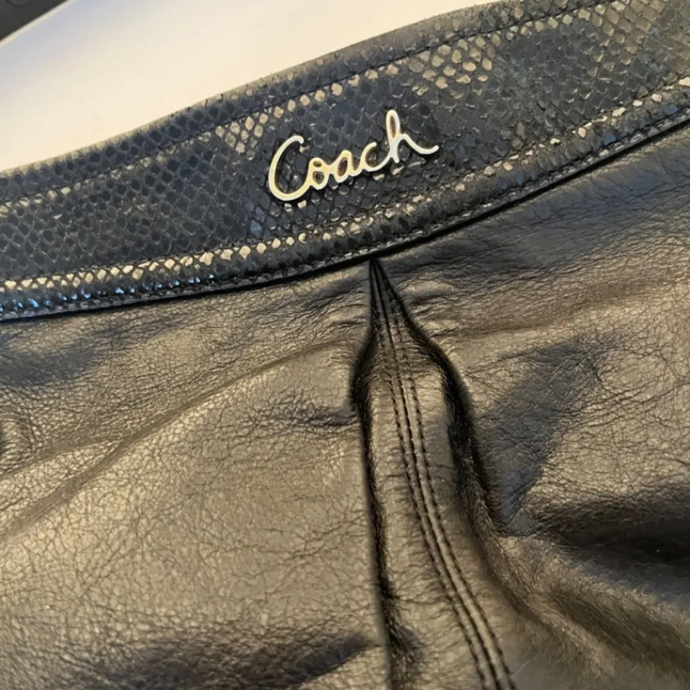 Coach Pebbled Leather Handbag Shoulder Purse - Image 4