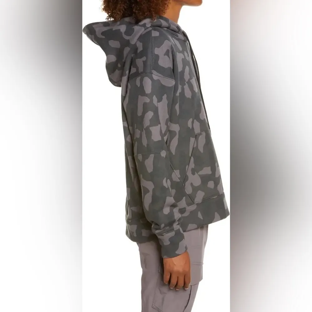 NWT! Zella Oversized Camo Cara Everyday Print Hoodie XXS - Image 2