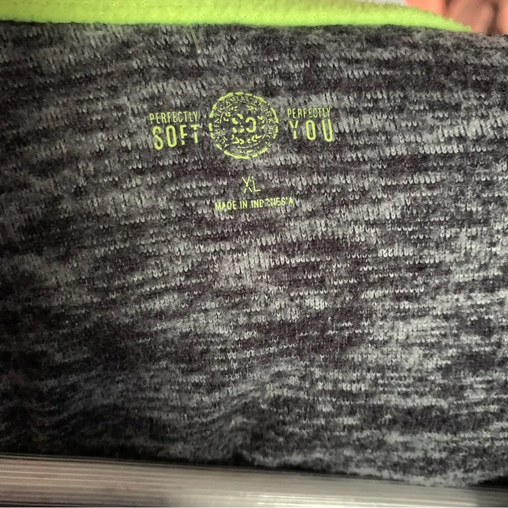 SO Soft Performance 1/2 Zip Fleece Jacket Gray & Black XL - Image 3