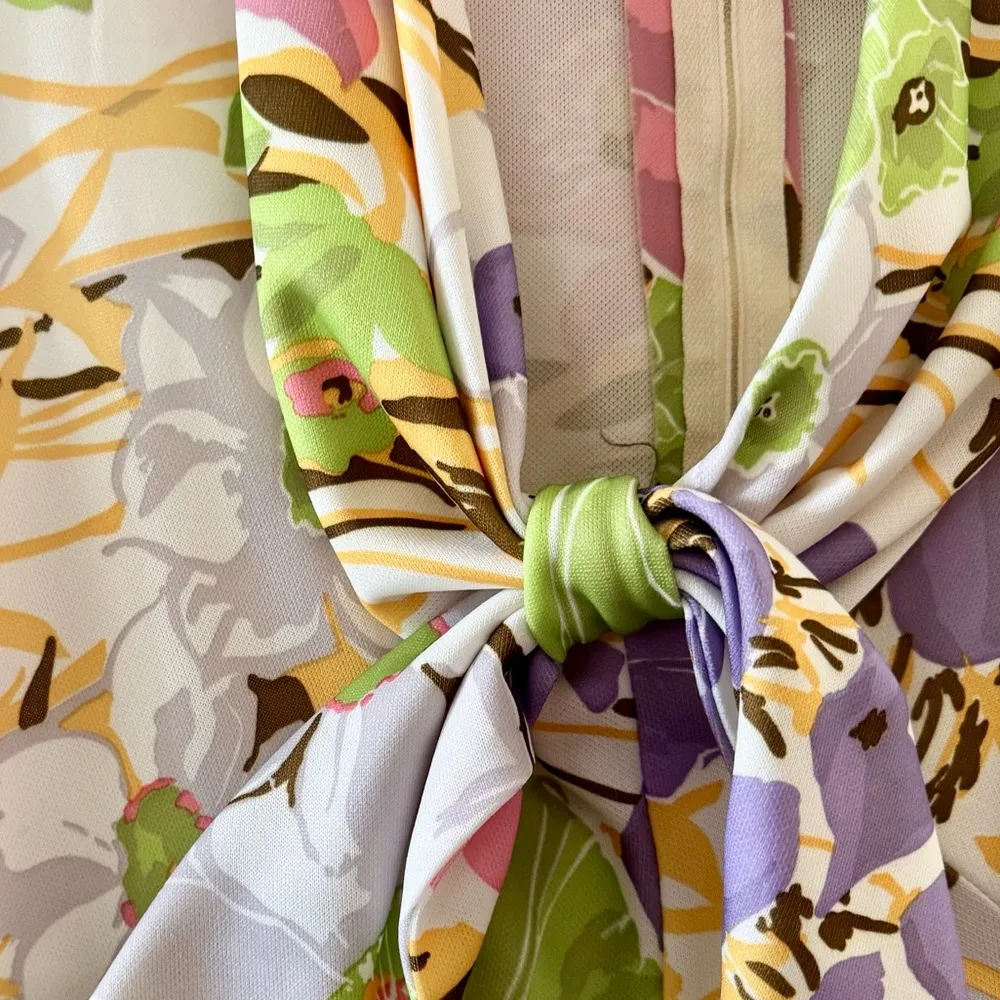 70s Vintage Hippie Mod Floral Print Tie Front Detail Maxi Dress, sz. S White - Image 13