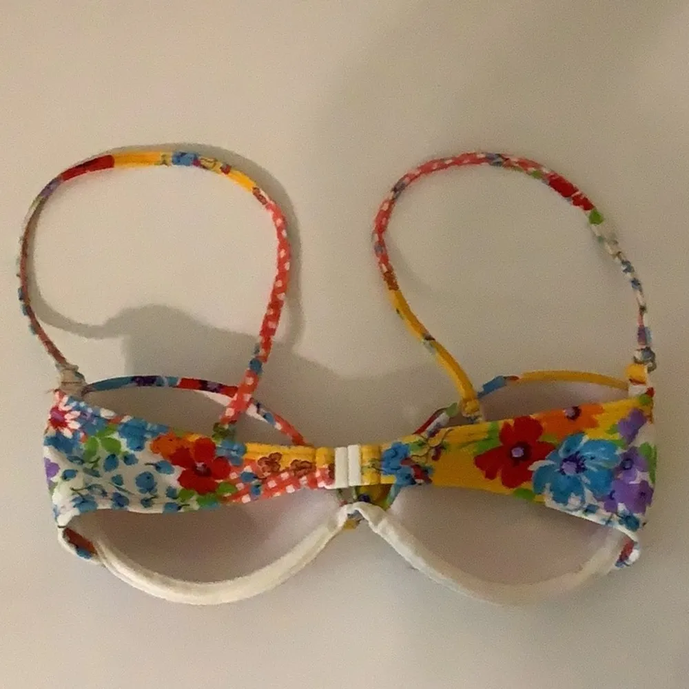 Recco Size Small Floral Brazilian Bikini Top. New Without Tags. Red - Image 4