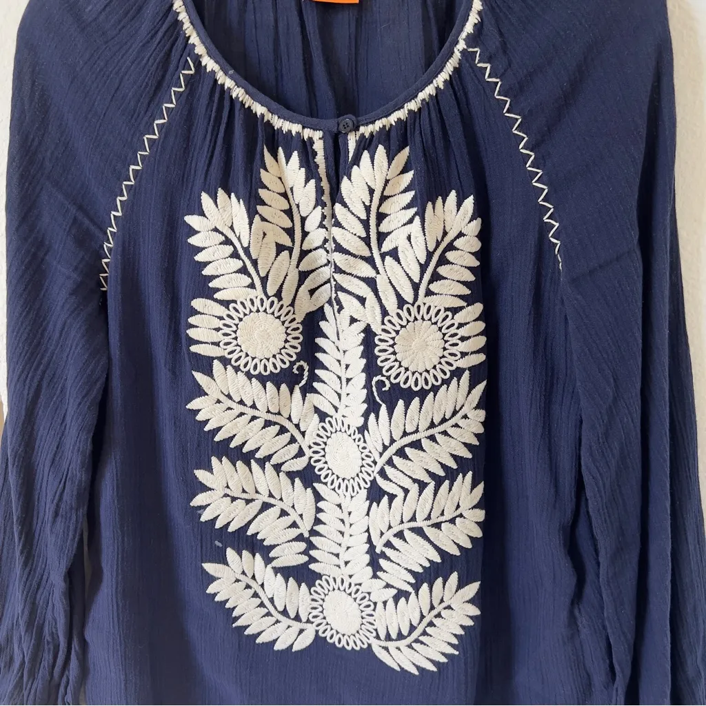 Tory Burch Kinsley Navy Blue Embroidered Tunic Top Blouse in Navy Blue and White - Image 4