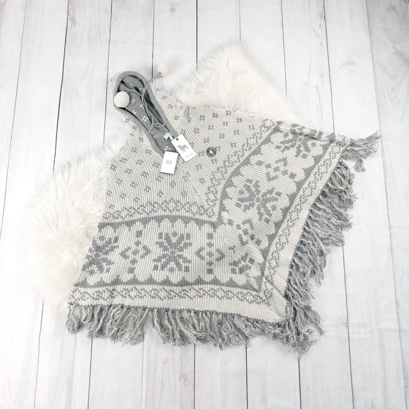 P.J. Salvage Gray Fair Isle Reversible Knit Poncho S/M Asymmetrical Hemline NEW - Image 4