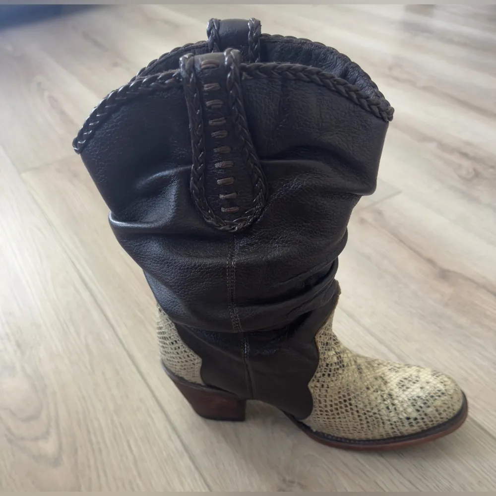 INDOMABLE,S Brown and Tan Heeled Boots with Classic Western Style 👢⚕️ Size 6 - Image 3
