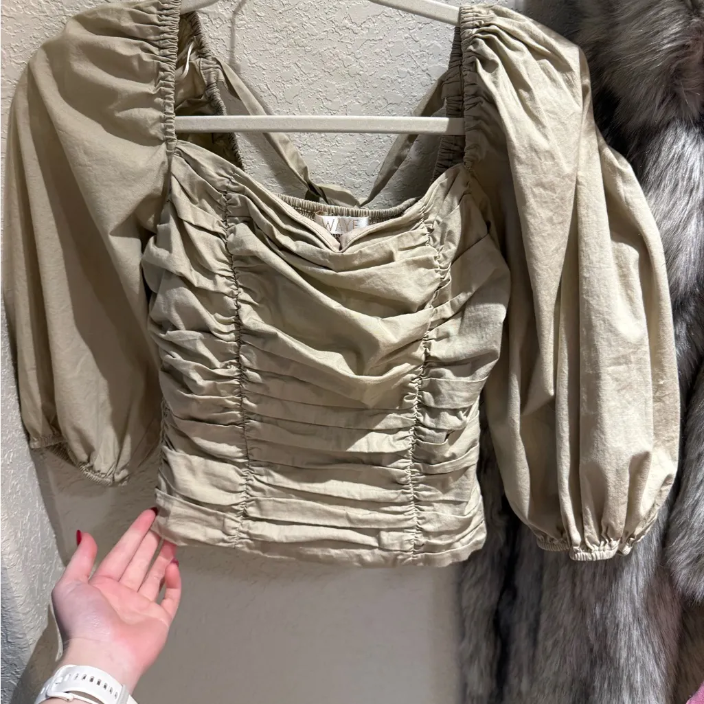 WAYF Beige Ruched Top - Image 3