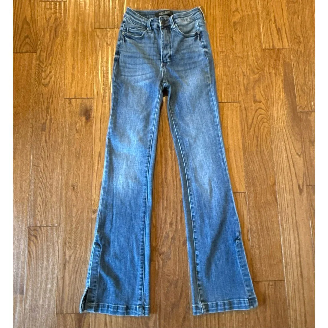 Judy Blue high rise flare medium wash jeans notch side size 0/24 - Image 2