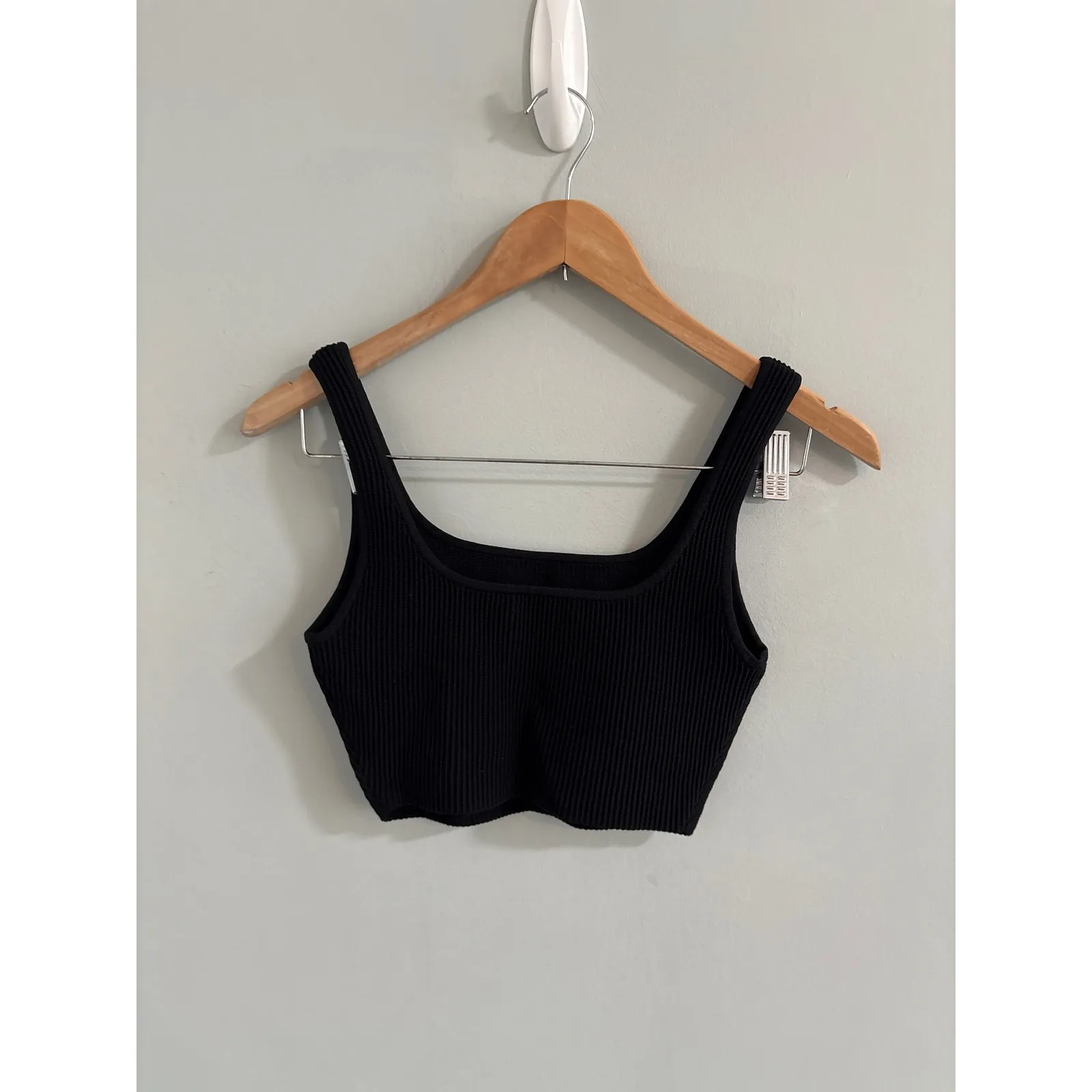 Aritzia Babaton Sculpt Knit‎ Tank Size Small - Image 2