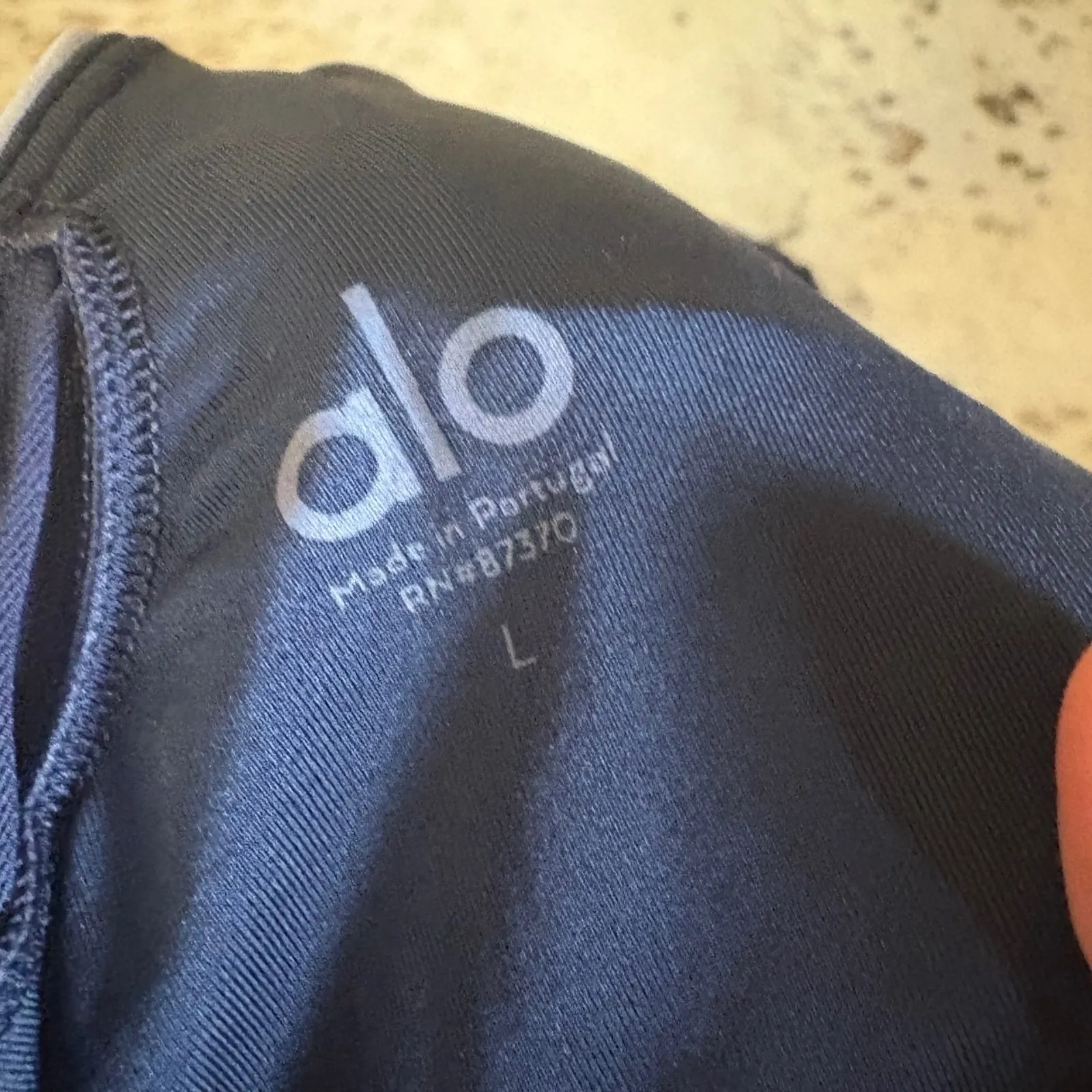 ALO Vapor Gradient Dusk Take Charge Bra size Large - Image 5