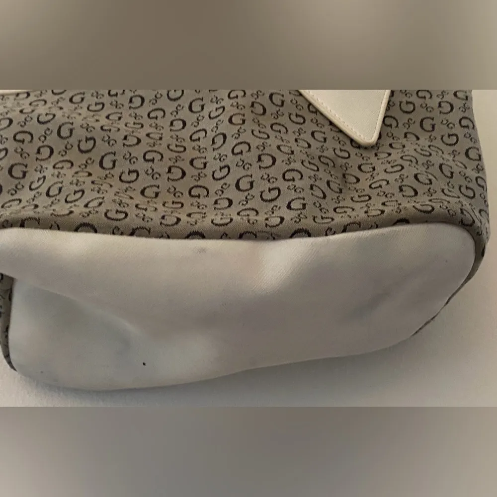 Guess Black & White Patterned Logo Tote Bag - Image 4