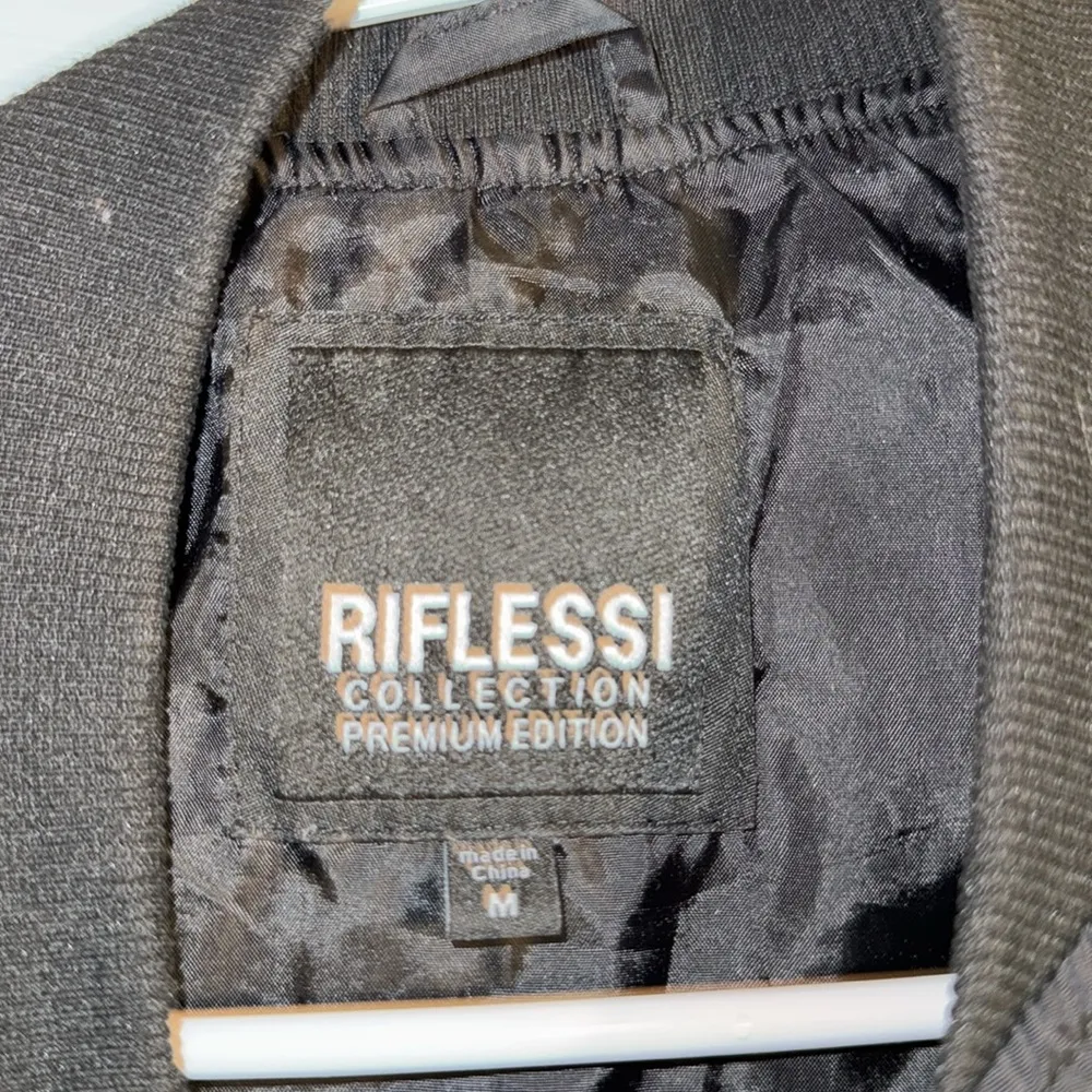 Black bomber jacket Size M - Image 2