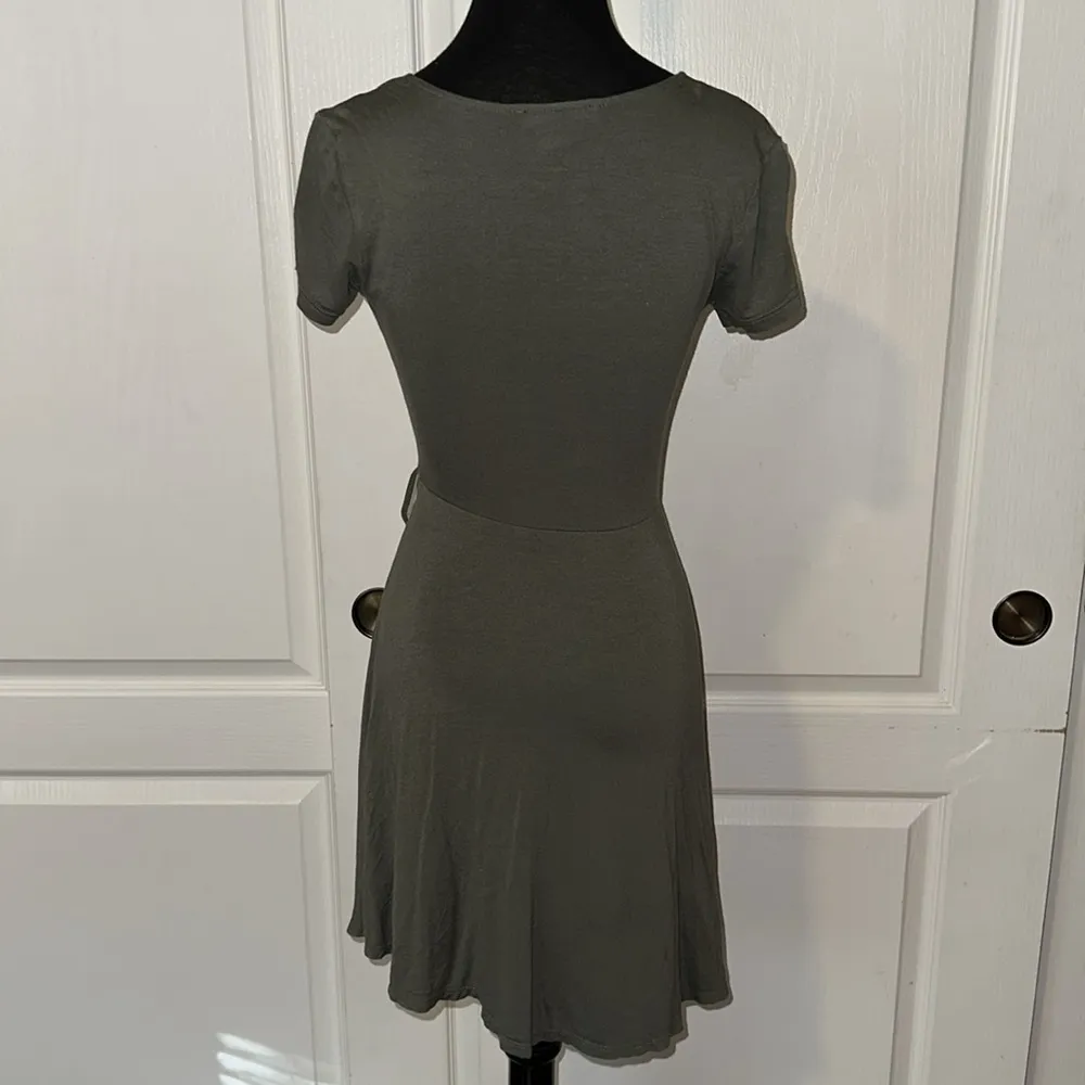 ARMY GREEN BASIC FAUX WRAP FRONT DRESS - Image 5
