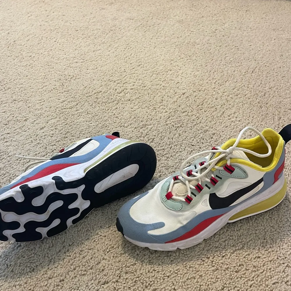 Nike Air Max 270 React Size 7.5 - Image 3