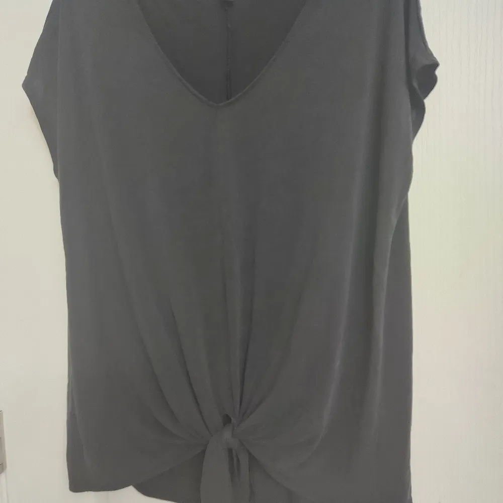 Torrid Sz 0 Black Knot Front Top - Image 3