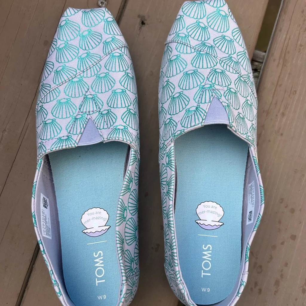 Tom's Women's Slip On Shoes Seashell Lavender Blue Mermazing Print Women’s 9 - Image 3