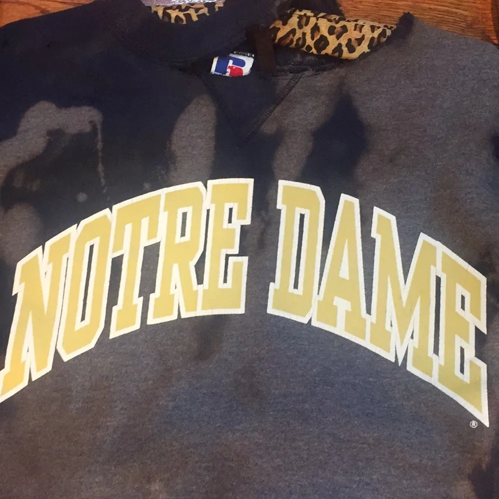 Notre Dame vintage distressed sweatshirt Sz large - Image 8