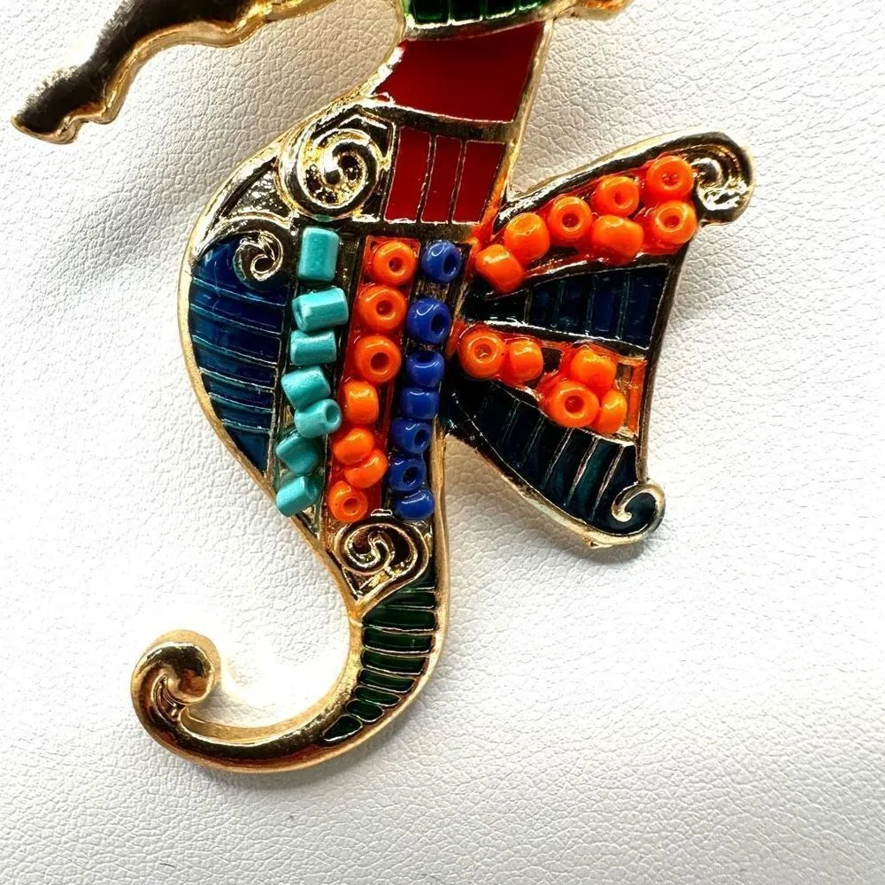 Seahorse beaded pendant necklace - Image 8