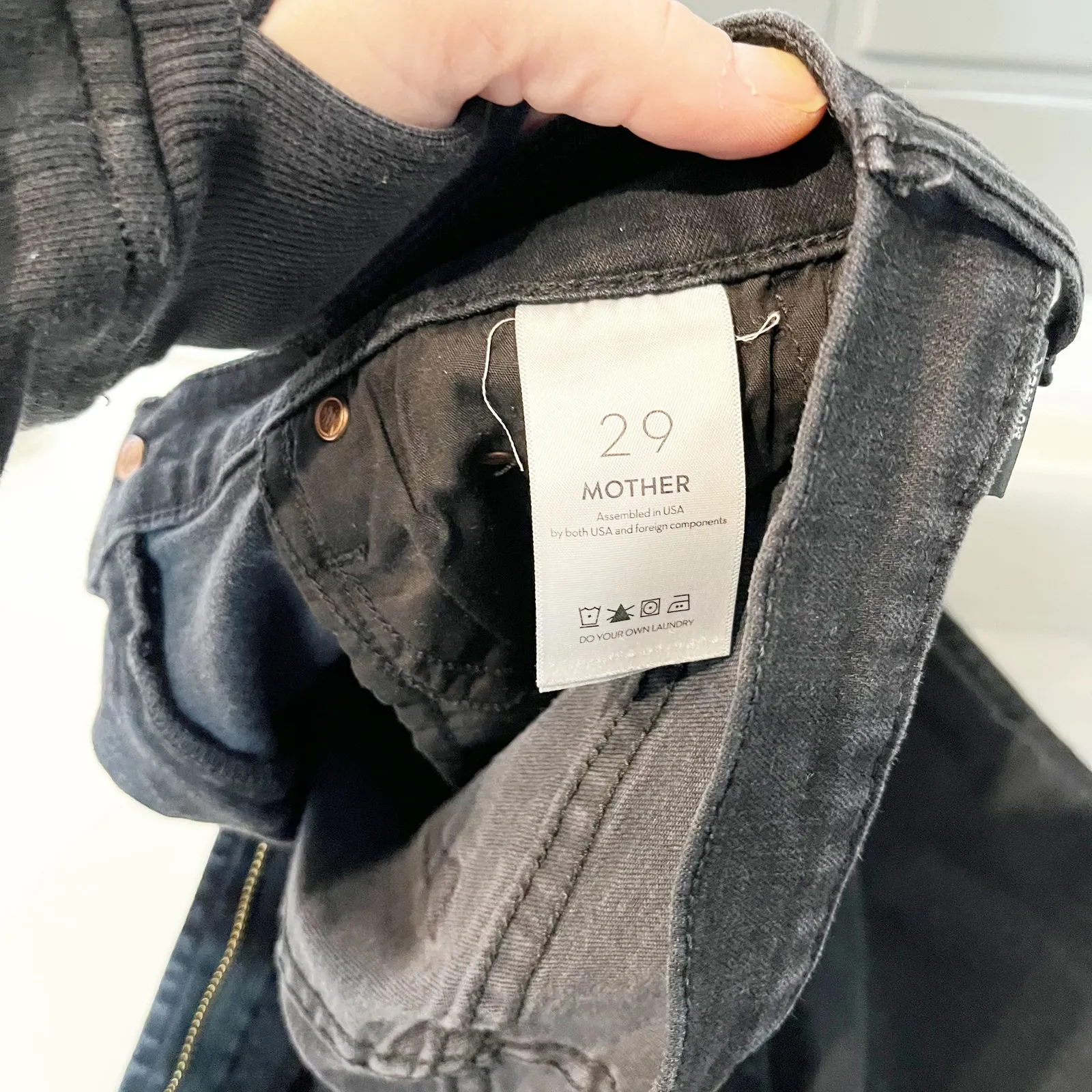 Mother High Waisted Denim The Insider Crop Step Fray Jeans Not Guilty Black 29 - Image 4