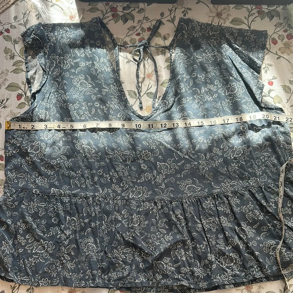 Abercrombie & Fitch Blue Floral Flutter Sleeve trapeze Top Size XL - Image 8