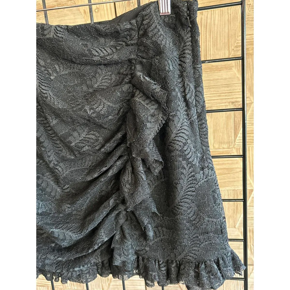 NWT Avec Les Filles Skirt Sz M Black Lace Overlay Ruffles - Image 4