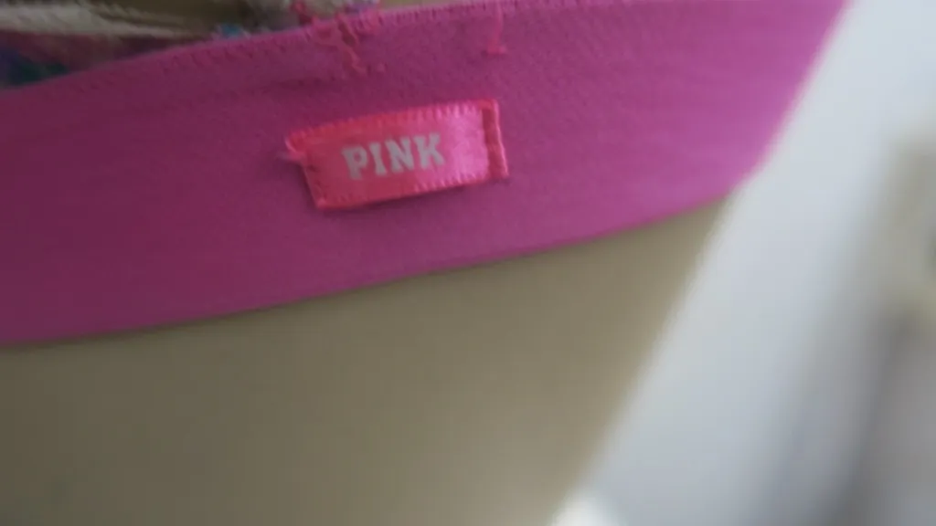 PINK Victoria's Secret lace trimmed triangle bra in white and pink size medium. - Image 10