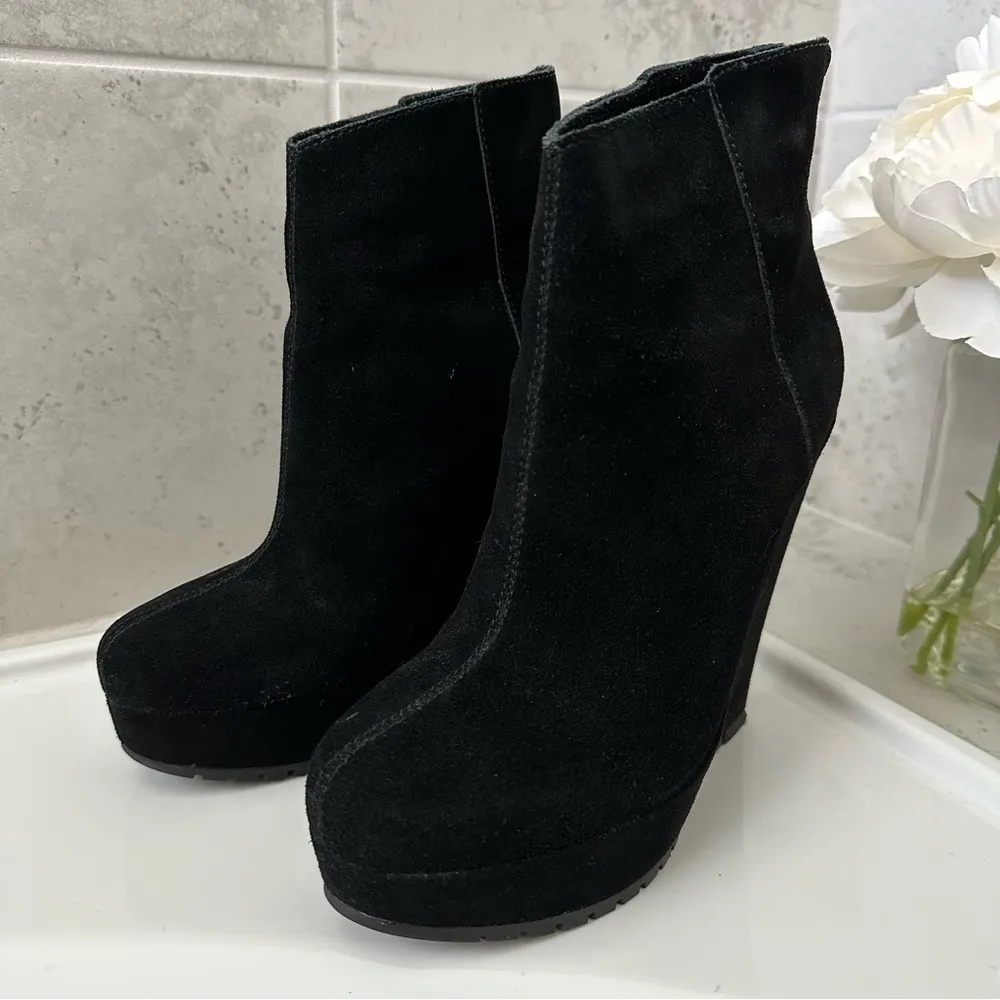 Kelsi Dagger Women’s Black Suede Wedge Booties Size 7.5 - Image 8