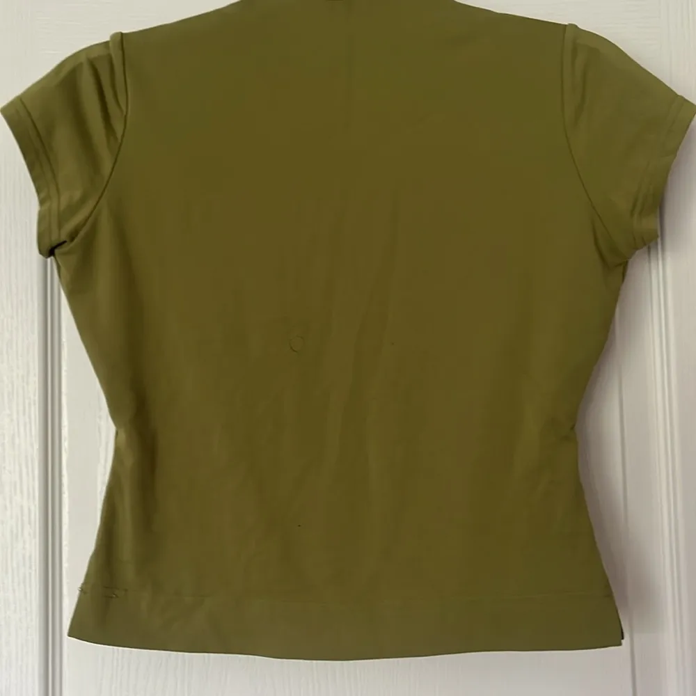 Susana Monaco medium green top - Image 2