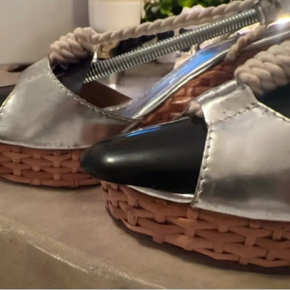 Tory Burch  wedge sandals metallic rope - Image 6