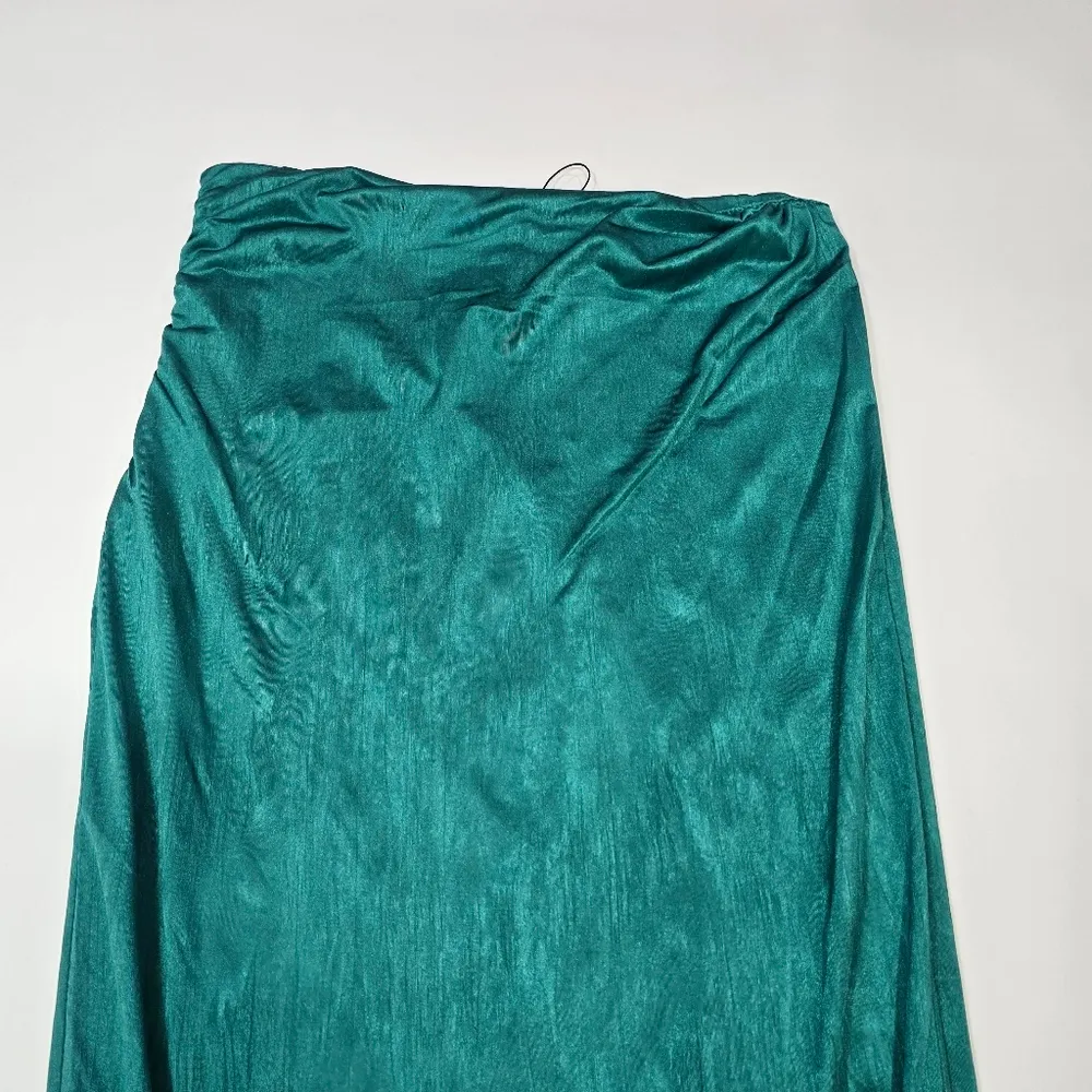 Superdown Karolyna Maxi Skirt Set in Teal - Image 5