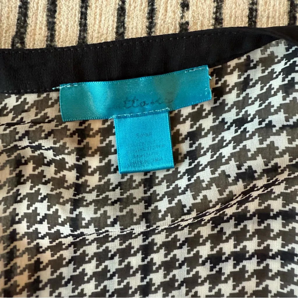 Houndstooth Black and White Button - Image 3