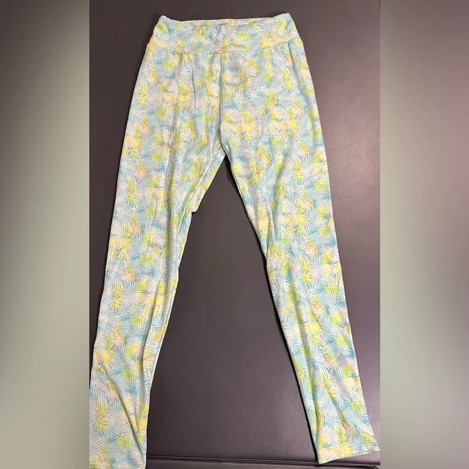 LulaRoe OS Hawaiian Neon Leggings (one size) - Image 4