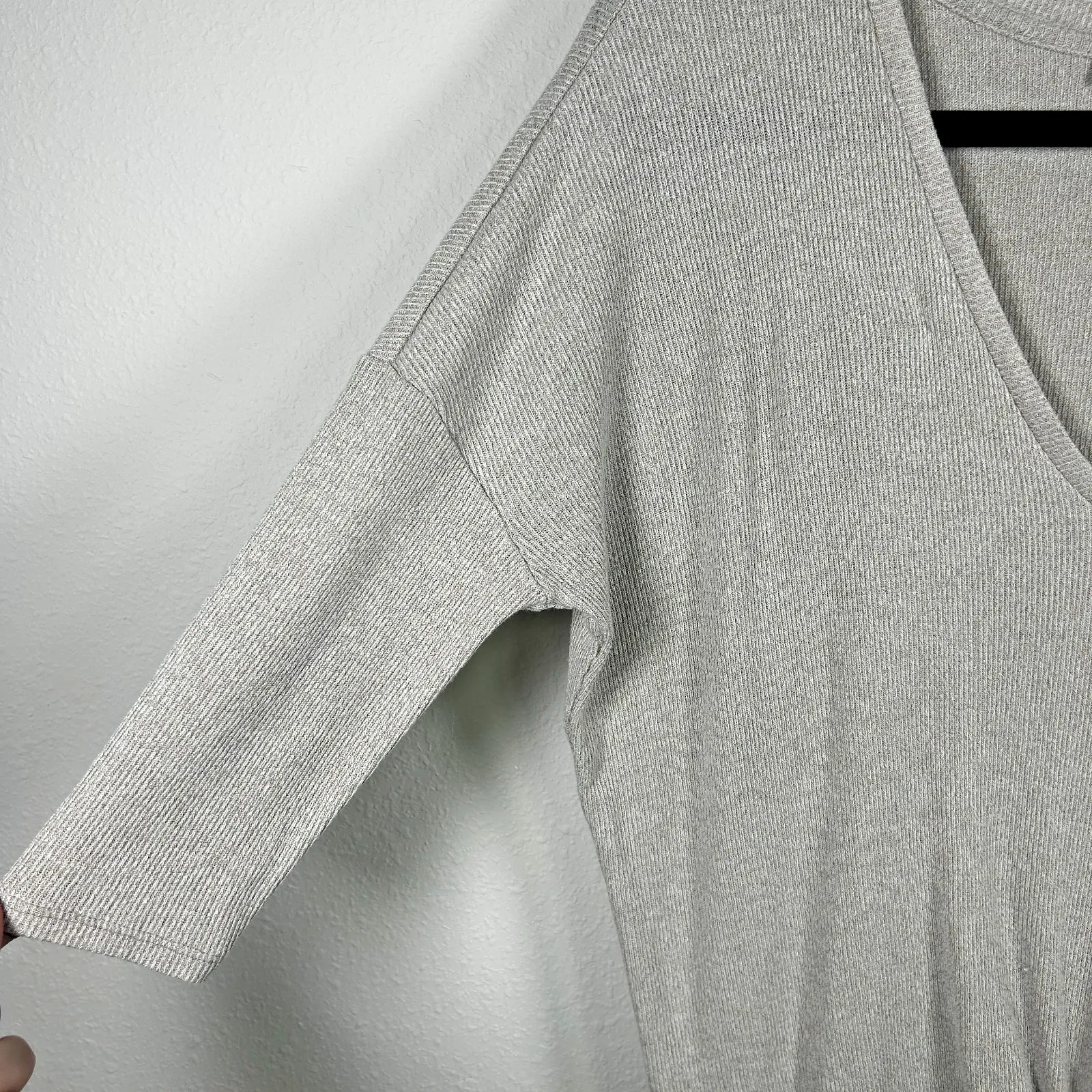 Express Silver Metallic Sparkle Ribbed Mid Sleeve‎ Ruched Top Sz M Holiday Party - Image 4