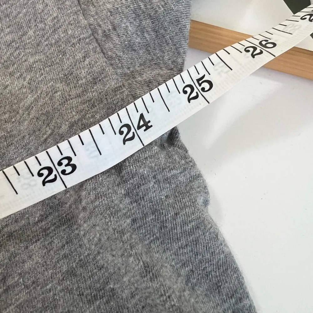 NWT Aerie Women's Gray Graphic‎ Tee Size Medium - Fun Iconic Details Oversized - Image 8